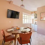 2-Bedroom Air-Conditioned Apartment In The Heart Of Paris 17Th